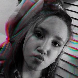 Meet your Posher, Ella